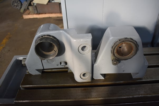 Cincinnati Milacron #105-122, vertical head attachment, 12" x 54", 5 HP,some change gears - Image 6
