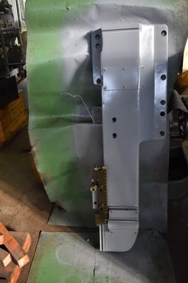 Cincinnati Milacron #105-122, vertical head attachment, 12" x 54", 5 HP,some change gears - Image 7