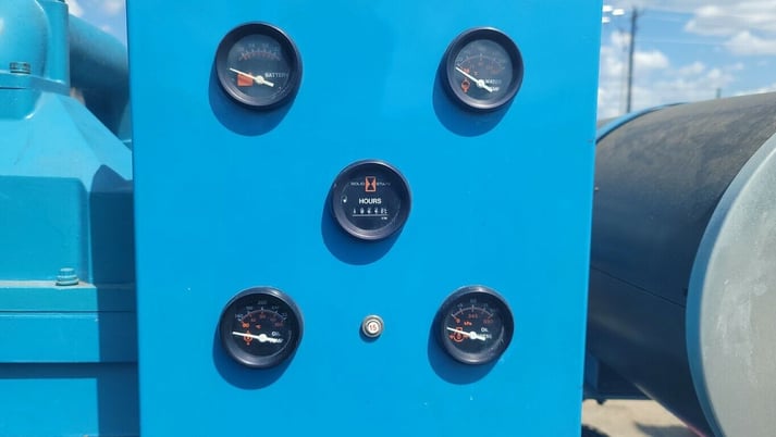 400 KW Cummins #KTA19-G2, diesel generator, 480 Volts, 1950 hours, open skid mounted - Image 3