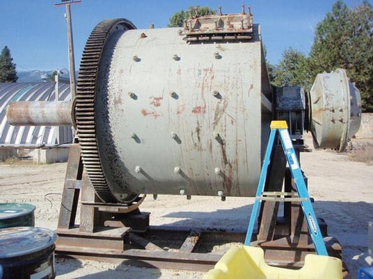 7' x 5.5' Ball Mill with 100 HP, Scoop feeder, Shell access door, 8" bull gear face - Image 3