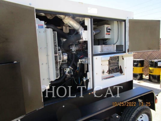 40 KW Multiquip DCA45SSIU4F, Mobile Generator Set, Diesel, 1800 RPM, 480 Volts, 8470 hours, 2015 - Image 5