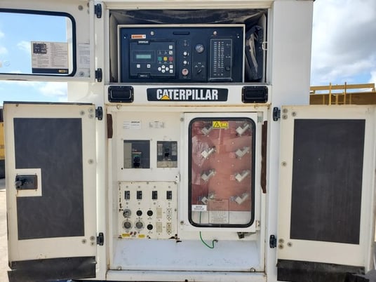 230 KW Caterpillar #XQ230, diesel generator set, 277/480 Volts, 3-phase, 374 HP, Tier 3, sound attenuated - Image 8