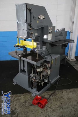 4" x 4" x 3/8" Davis #M150A, hydraulic ironworker, 70 ton, 14-1/2" throat, 7.5 HP, 30 SPM, #74830 - Image 2