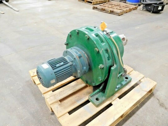 5 HP, 2 RPM, SM Cyclo Sumitomo, gearmotor, 731.00 ratio, 7" L x 5-1/2" W shaft - Image 4