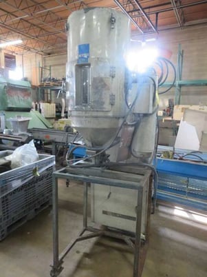 Matsui #DMZ-120, dehumidifying dryer, 120 cfm, 3 KW heater, includes hopper, 1995 - Image 4