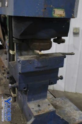 6" x 6" x 1/2" Geka #HYD-100S, ironworker, 100 ton, 12" throat, 3" stroke, 7.5 HP, #74016 - Image 2