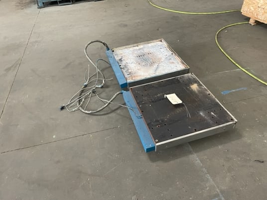 24" x 24" x 2.25" Electric Heated Platen - Image 1