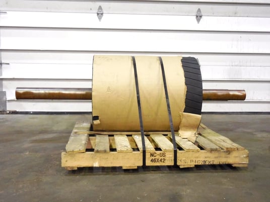 Douglas 32" conveyor head pulley, new - Image 2