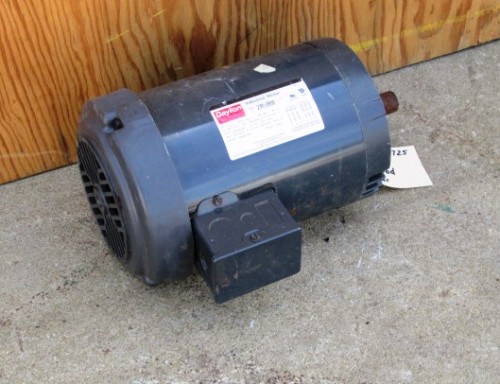 1.5 HP 1725 RPM Dayron #2R988 Industrial Electric Motor, Frame 145T, TEFC, 3 phase, 60 Hz, 208-230/460 Volts - Image 2