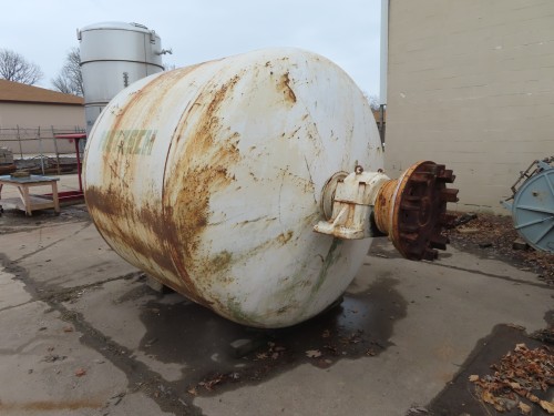 6'8" x 6' Netzsch Pebble Mill, alumina brick lined, 30 HP, 230/460 V., 15" x 15" door opening, 1984 - Image 2