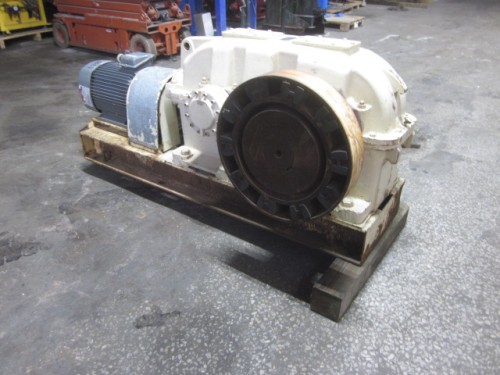 6'8" x 6' Netzsch Pebble Mill, alumina brick lined, 30 HP, 230/460 V., 15" x 15" door opening, 1984 - Image 6