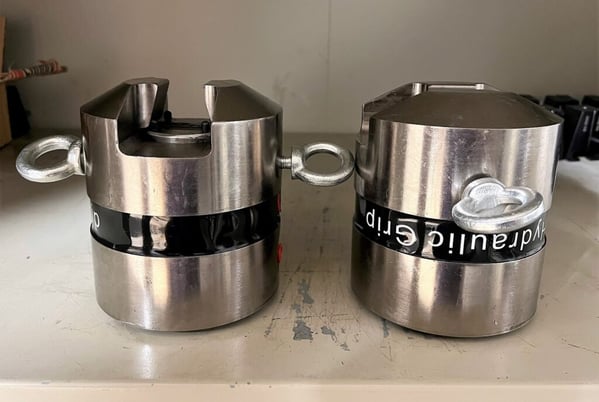 Frank Bacon #SJ-25SG, Hydraulic Wedge Grips, 5.5KIP (25kN), new - Image 1