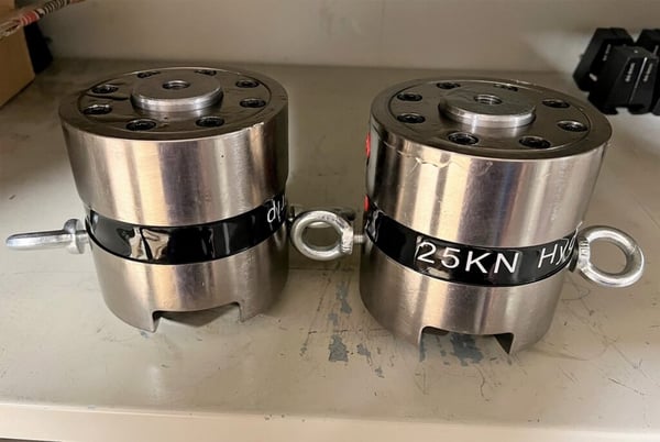 Frank Bacon #SJ-25SG, Hydraulic Wedge Grips, 5.5KIP (25kN), new - Image 4