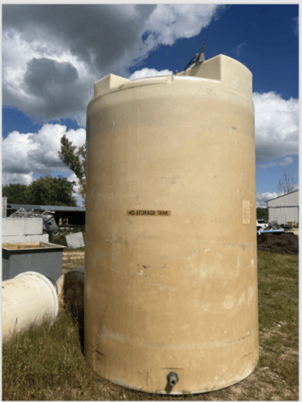 4000 gallon Vertical Poly Storage Tank - Image 2