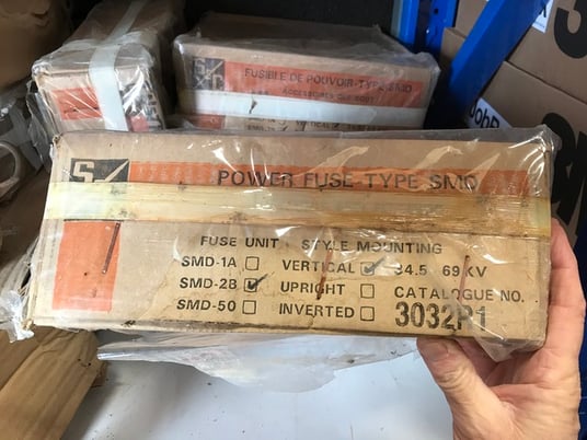 40 Amp. S & C Electric Co, SMD-2C fuses & SMD fuse ends, vert offset style mounting, new in boxes - Image 5