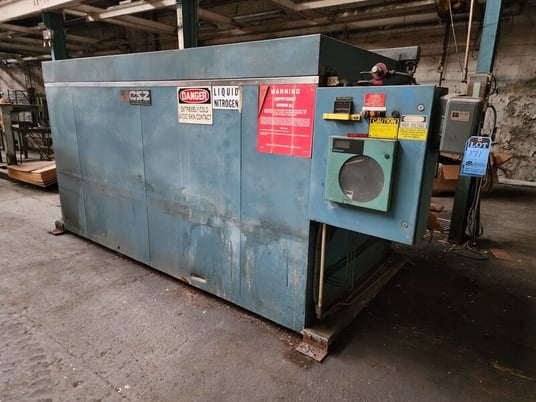 Cincinnati Sub Zero #T-122-LN2" liquid nitrogen heavy duty industrial freezer, 122 cu.ft.,hydraulic lid - Image 1