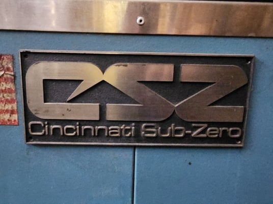 Cincinnati Sub Zero #T-122-LN2" liquid nitrogen heavy duty industrial freezer, 122 cu.ft.,hydraulic lid - Image 2