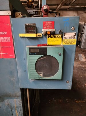 Cincinnati Sub Zero #T-122-LN2" liquid nitrogen heavy duty industrial freezer, 122 cu.ft.,hydraulic lid - Image 6