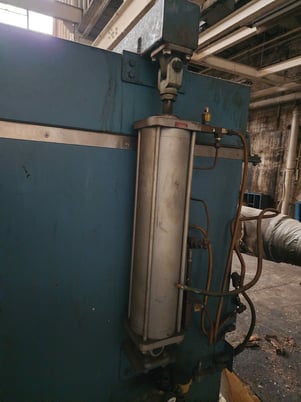 Cincinnati Sub Zero #T-122-LN2" liquid nitrogen heavy duty industrial freezer, 122 cu.ft.,hydraulic lid - Image 7