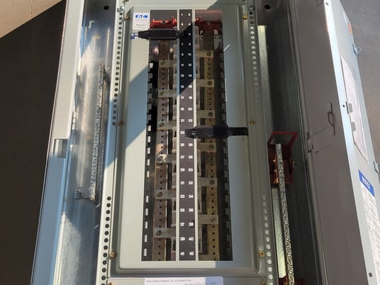 Eaton Cutler-Hammer PL1 A panelboard / breaker panel box, 42 circuits, new surplus, 2009 - Image 4