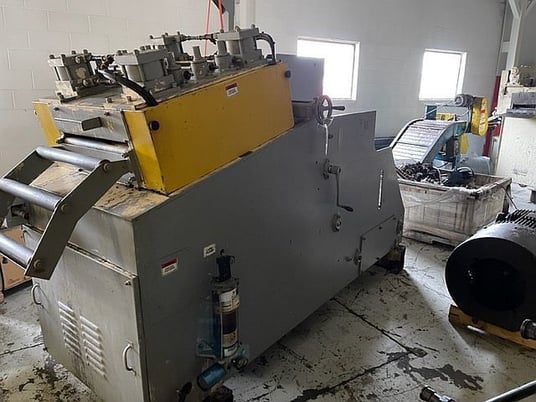 6000 lb. Coe Press Equipment #6018, cradle/straightener comb., 18" W, 3.5" 7-rolls, exit & entry pinch, 1998 - Image 2