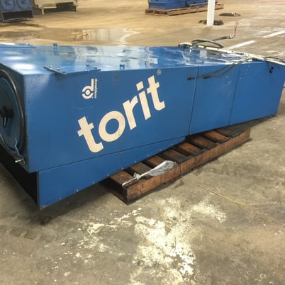 2900 cfm Donaldson Torit #AT3000, self contained dust collector, 636 sq.ft. filter area, 2 valves - Image 1