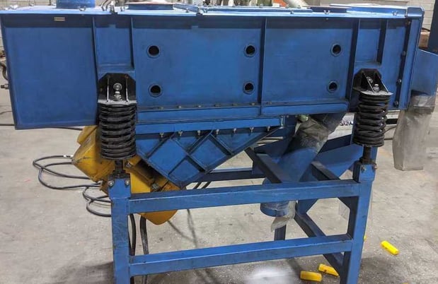 Visbet Pribram #TVB060.015P, single deck vibrating screen, 1999 - Image 2