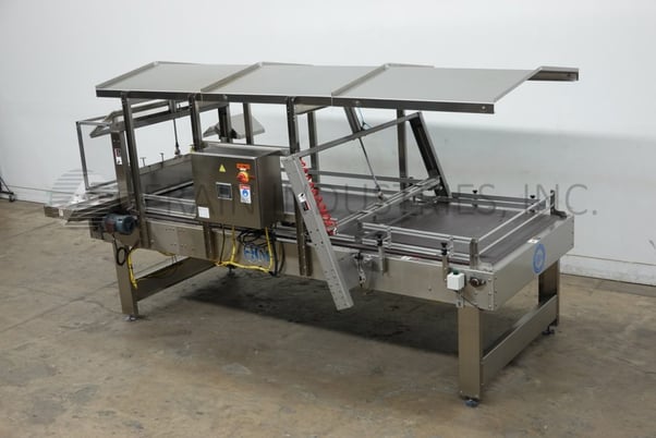 Custom Metal Designs Inc #SDA-1000-RR, debagging conveyor, semi-automatic, control panel with AB controller & - Image 1