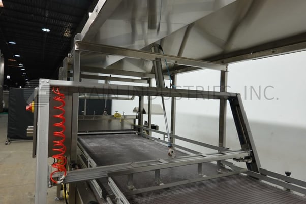 Custom Metal Designs Inc #SDA-1000-RR, debagging conveyor, semi-automatic, control panel with AB controller & - Image 2