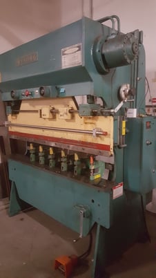 35 Ton, Wysong #3572, mechanical press brake, 2-1/2" stroke, 9" Shut Height, 3" adjustment, 1984 - Image 1