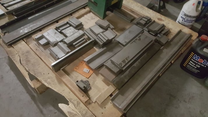 35 Ton, Wysong #3572, mechanical press brake, 2-1/2" stroke, 9" Shut Height, 3" adjustment, 1984 - Image 2