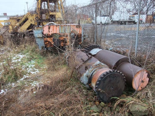 26" x 38" Farrel, cracker mill roll, rear drive roll, cored for cooling, 17" bushing journals - Image 2