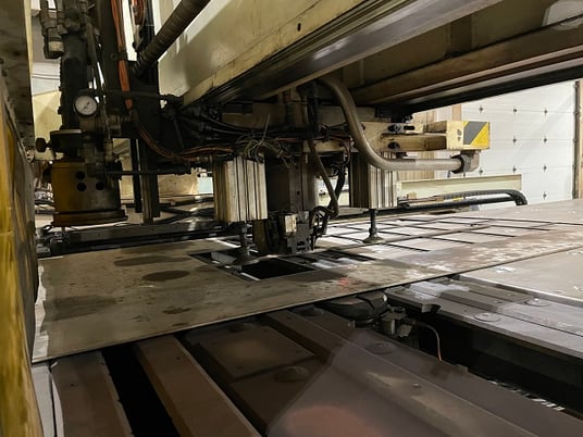 40 Ton, Whitney #3400RTC-60-680-850 Combination, punch plasma machine, 1998 - Image 4