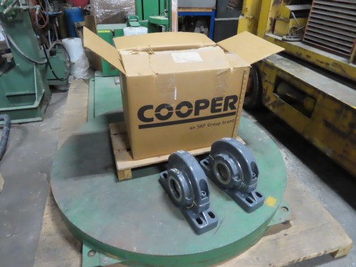 Bearings, Cooper SKF bearings, SAFC522, new surplus (2 available) - Image 1