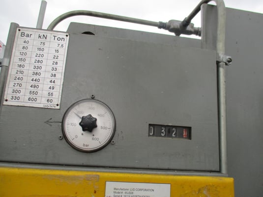 65 Ton, LVD #65-JS-06, CNC hydraulic press brake, 6' overall, 1990 - Image 4