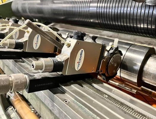 Arrow #2000 Simplex, center surface with center assist, 70" rewind diameter, 87" rolls - Image 4