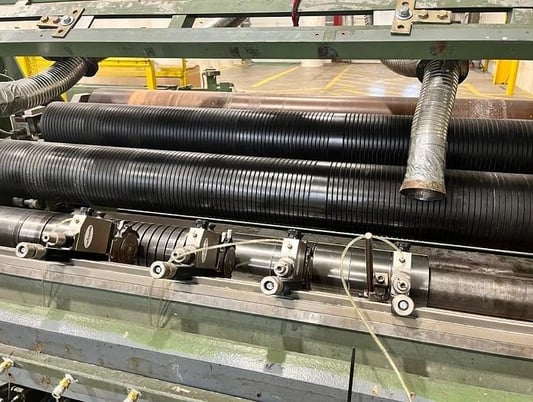 Arrow #2000 Simplex, center surface with center assist, 70" rewind diameter, 87" rolls - Image 6