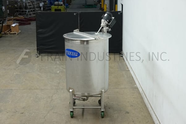 250 gallon Walker, 316 Stainless Steel single wall tank, 36" OD, 50" straight wall, flat top with dual flip - Image 4