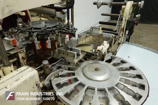 Rasch #RU, semi automatic, intermittent motion, bottom fold, foil wrapping machine, mounted on base frame - Image 2