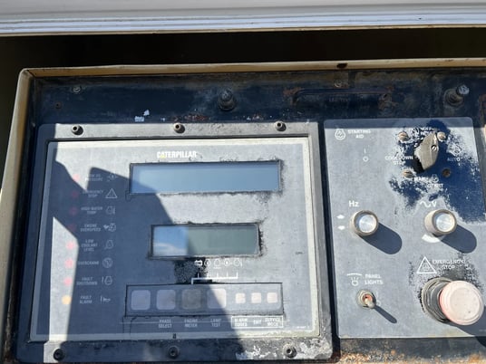 350 KW Caterpillar #SR4, diesel generator, 13538 hours, 1996, #089649 - Image 5