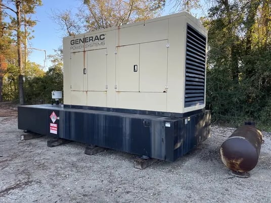 600 KW Generac #1817230100, diesel generator, 277/480 Volts, 828 hours, 2001, #088907 - Image 2