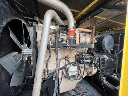 369 KW Hipower #HRJW-460T6, diesel generator, 277/480 Volts, 9800 hours, 2011, #089757 - Image 4