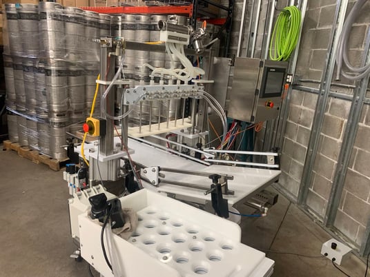 Wild Goose #Meheen-M6, Automatic Bottle Filler, 6 heads, 36 Bottles/Min (12oz/355 mL), 2.1"-3" bottle - Image 2