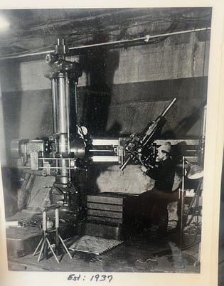 7' -17" American, full universal radial drill, excellent condition - Image 4