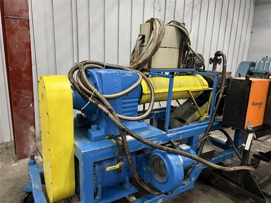 Maag #EX110/110-BF, thermoplastics melt pump, 800-2000 lbs/hr, 40 HP GE DC motor, 1750/2100 RPM - Image 2