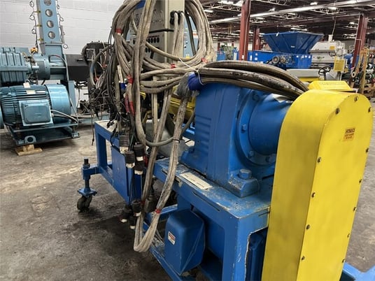 Maag #EX110/110-BF, thermoplastics melt pump, 800-2000 lbs/hr, 40 HP GE DC motor, 1750/2100 RPM - Image 3
