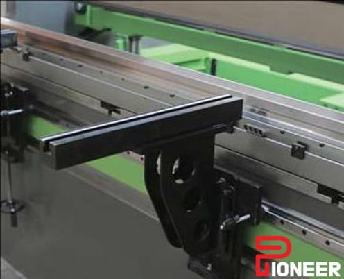 110 Ton, Ermaksan #Evo-III, 8.5' OA, 10.8" stroke, 16" throat, Delem DA-69T, 4-Axis Back Gauge - Image 5