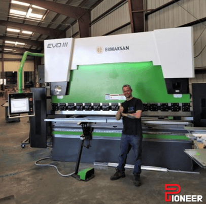 150 Ton, Ermaksan #EVO-II, 10' overall, 102" between housing, 10.8" stroke, 16" throat, 6-Axis, Delem DA-69T - Image 3