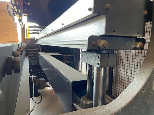 110 Ton, Amada #HFT-1003S, CNC press brake, 10' overall, 106.2" between housing, 13.7" stroke, 24.4" open - Image 6