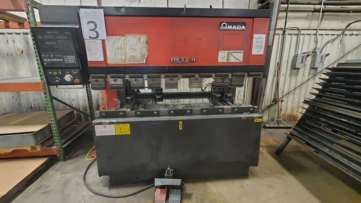 55 Ton, Amada #FBD-5020, CNC press brake, 6.8' OA, 66.9" between housing, 3.94" stroke, 15.75" throat, 14.57" - Image 1